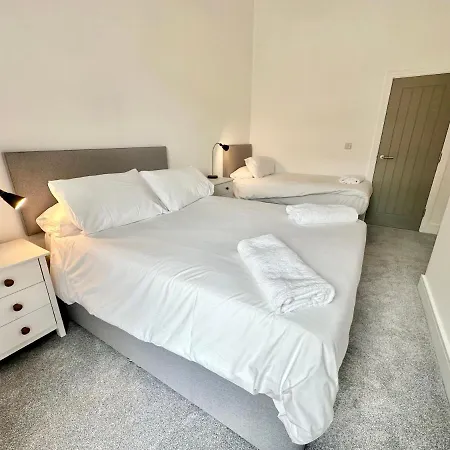 Fountain No 2 With Free Parking