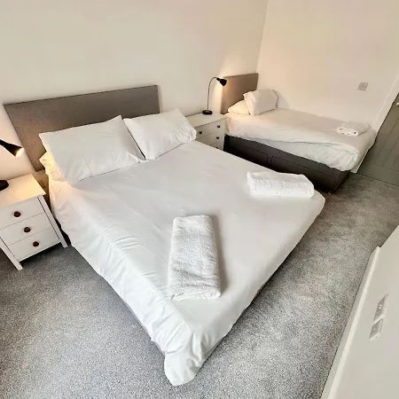 Fountain No 2 With Free Parking