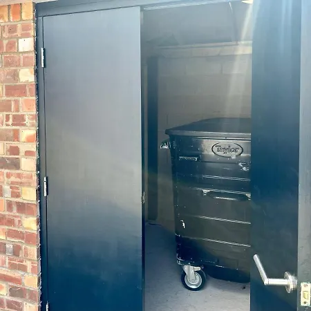 Fountain No 2 With Free Parking *